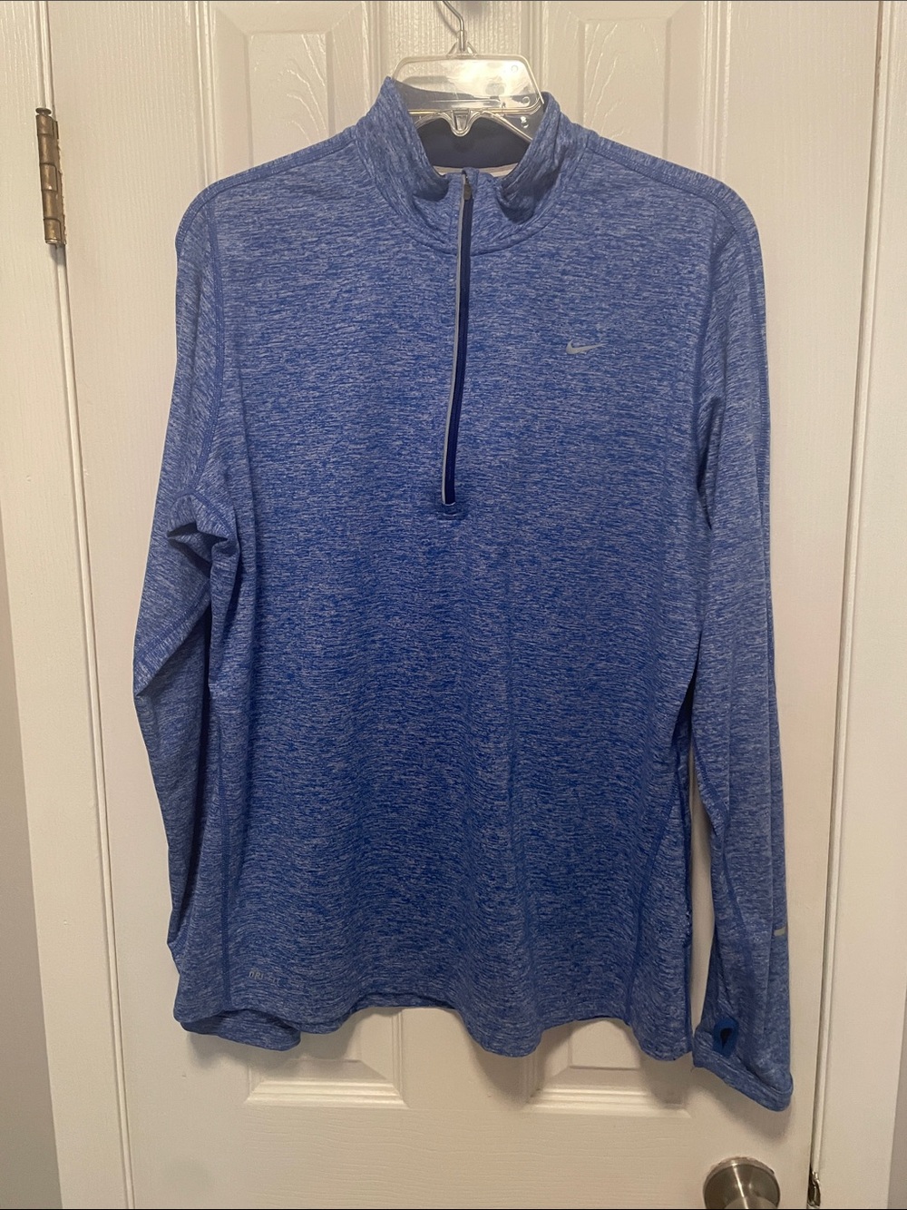 Unisex size extra large Nike dry fit half zip